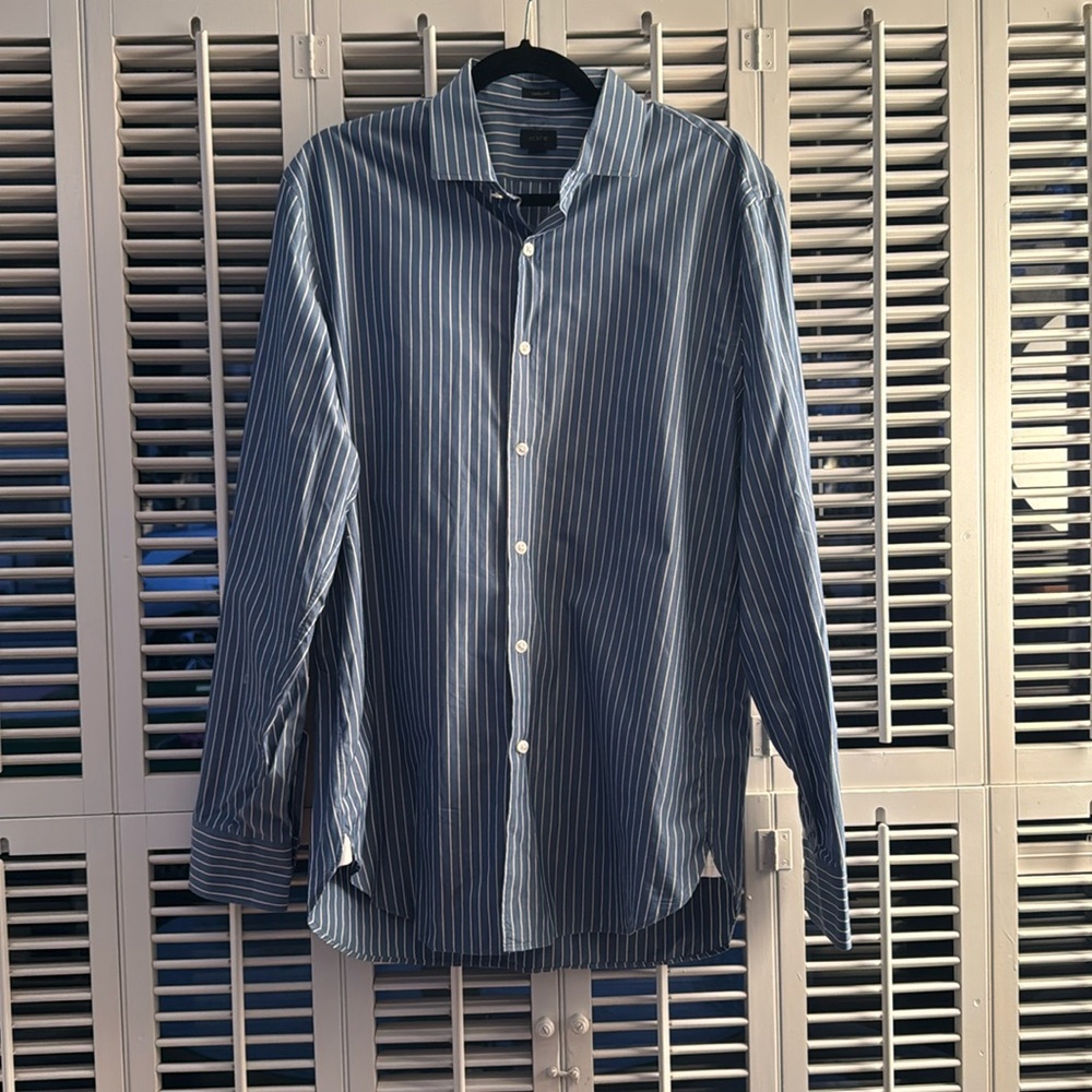 JCrew Men’s Large Blue White Stripe Shirt